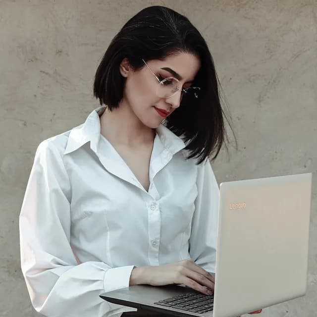 زهره زارع